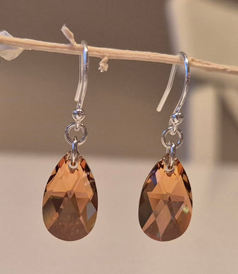 Korvakorut Swarovskin kristalleilla