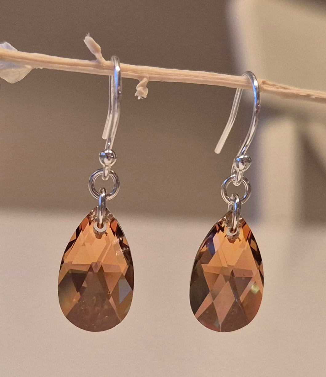 Korvakorut Swarovskin kristalleilla