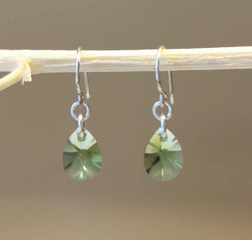 Korvakorut Swarovskin kristalleilla